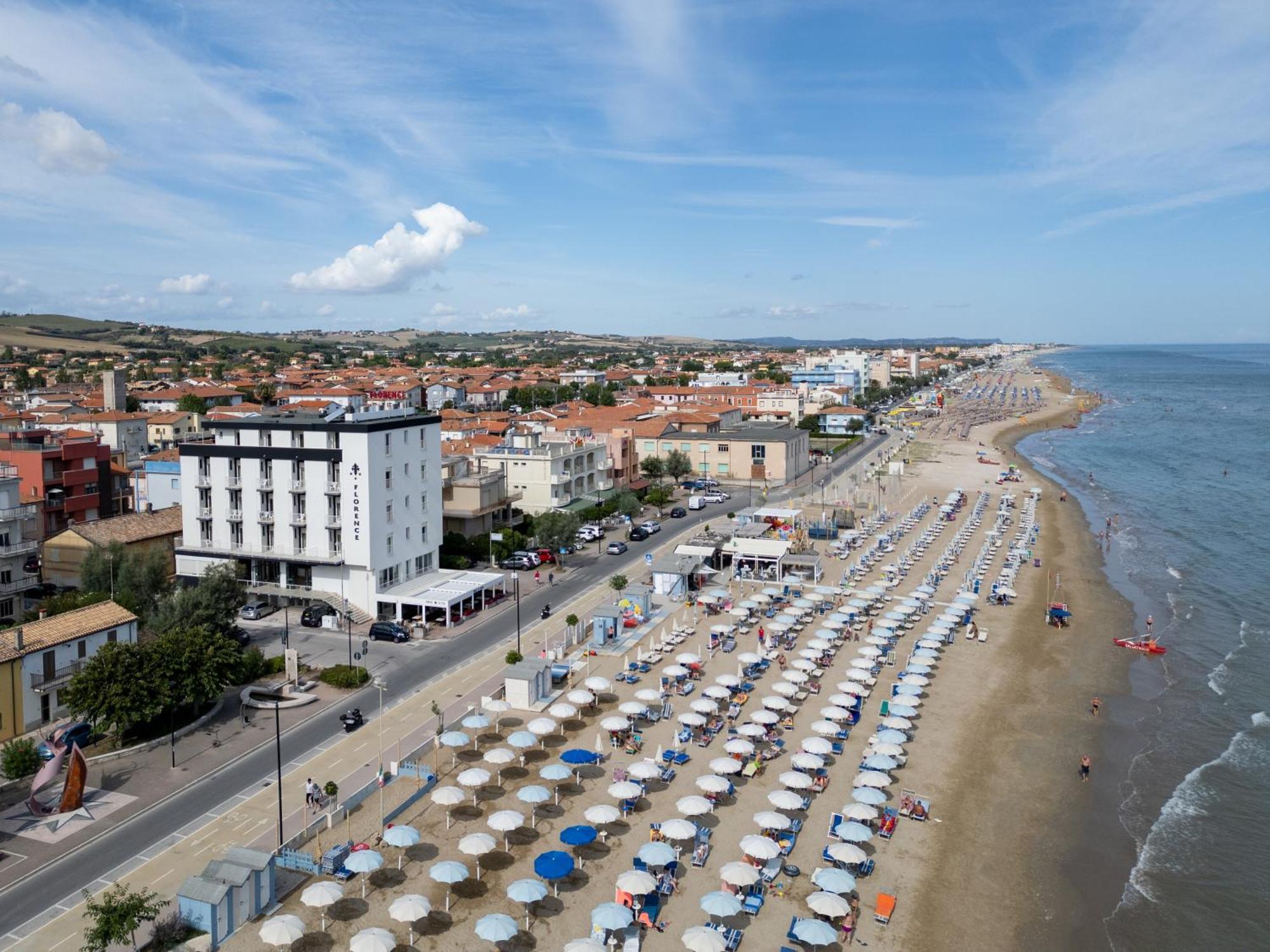 Hotel Florence Маротта Екстер'єр фото