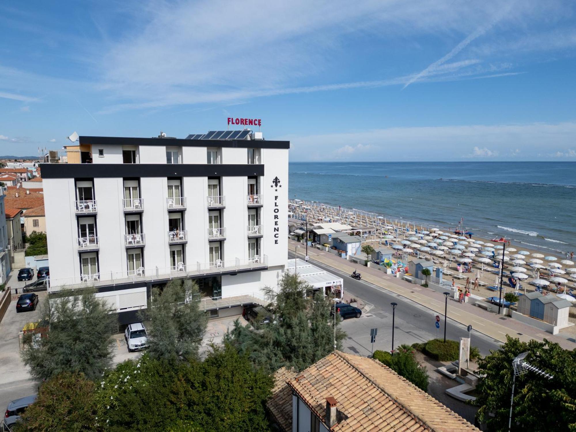 Hotel Florence Маротта Екстер'єр фото