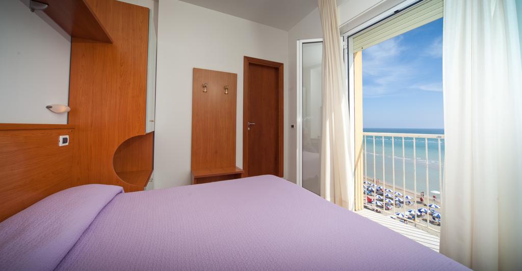 Hotel Florence Маротта Екстер'єр фото