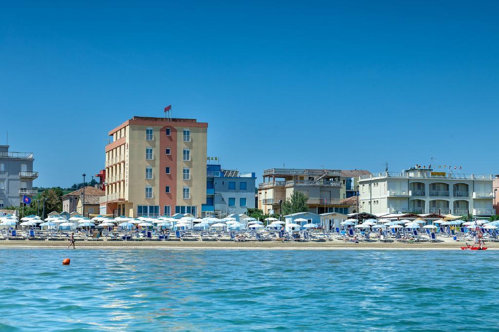 Hotel Florence Маротта Екстер'єр фото