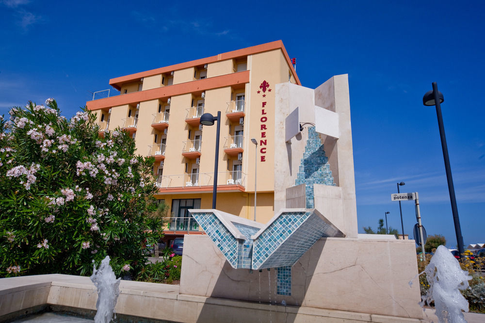 Hotel Florence Маротта Екстер'єр фото