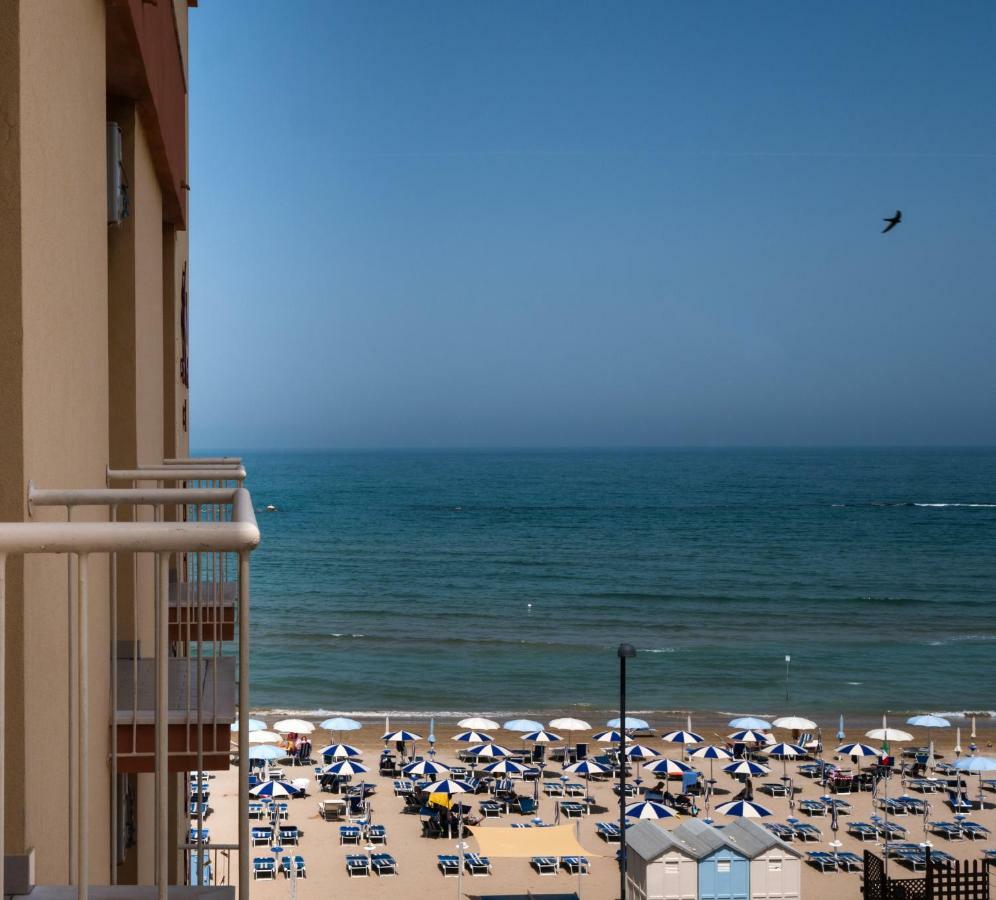 Hotel Florence Маротта Екстер'єр фото