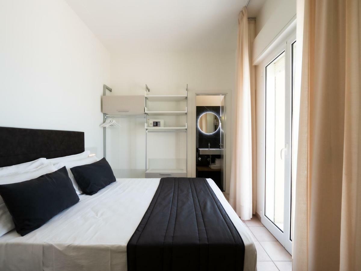 Hotel Florence Маротта Екстер'єр фото